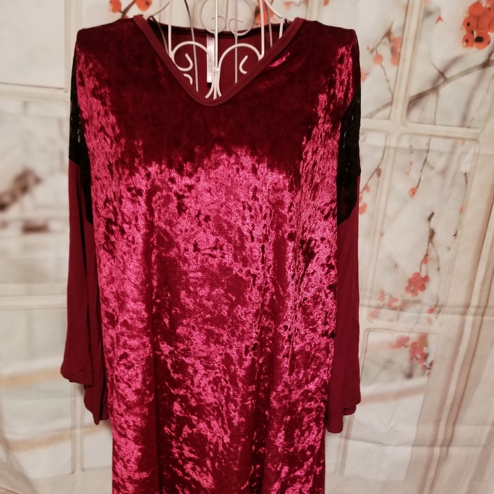 NWOT Burgundy Velvet Tunic With Black Lace Trim